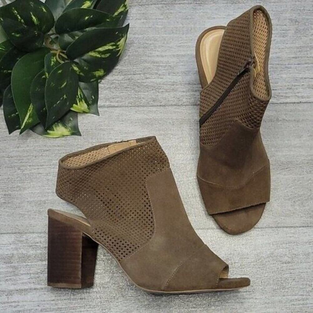 Market & Spruce Forgione Perforated Suede Peep Toe Heeled Ankle Bootie Womens 10